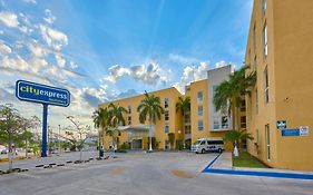 Hotel City Express Campeche